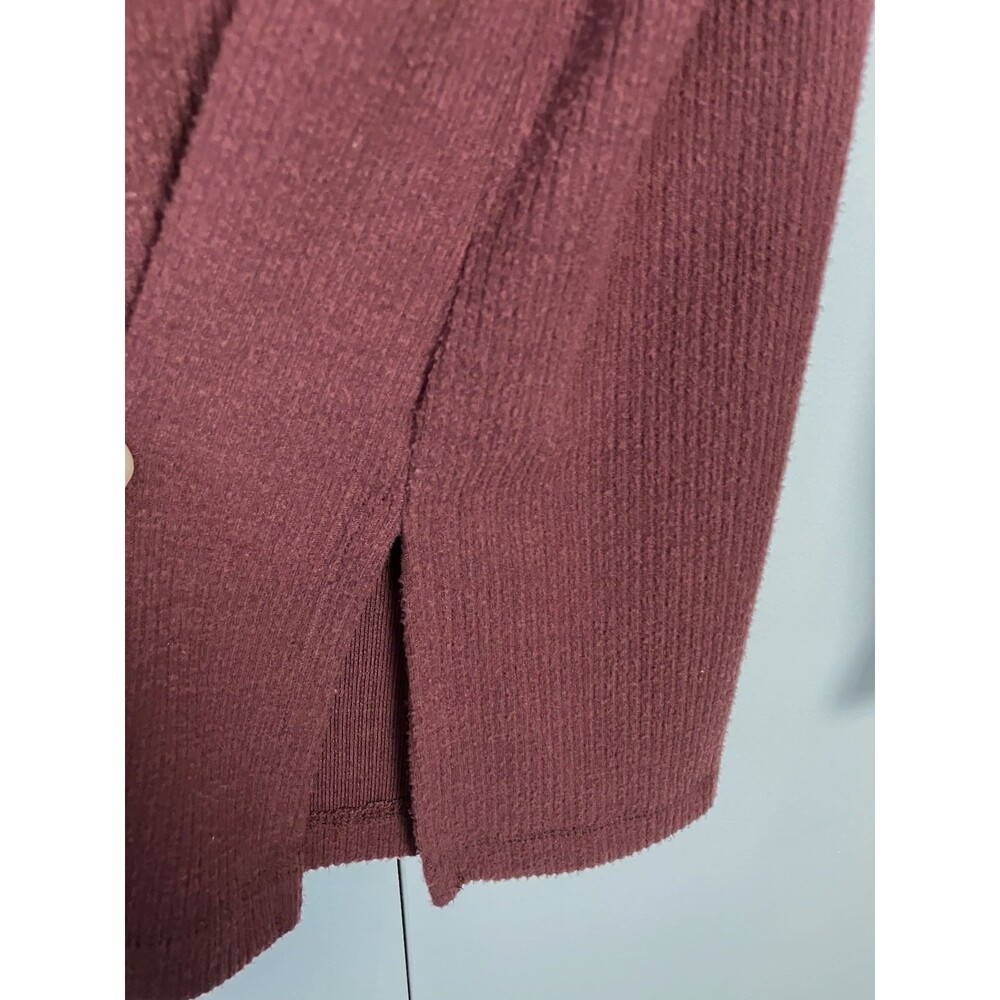 Old Navy Womens V-Neck  Long Sleeve Plush Tee Burgundy Sz Medium - Picture 4 of 6